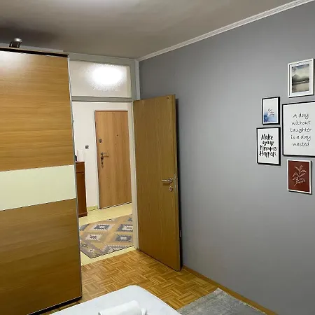 Apartment Host