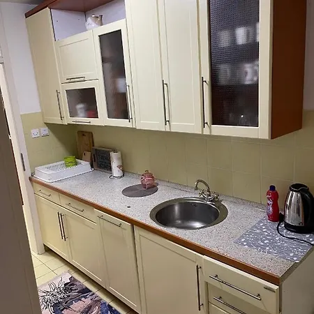 Apartment Host *