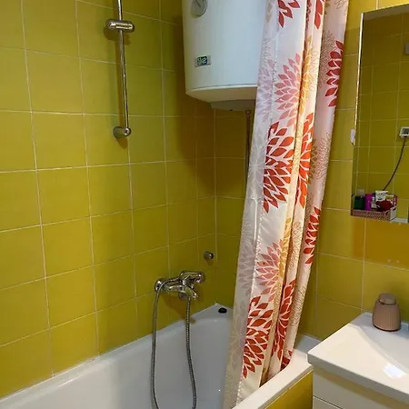 Host Apartment *